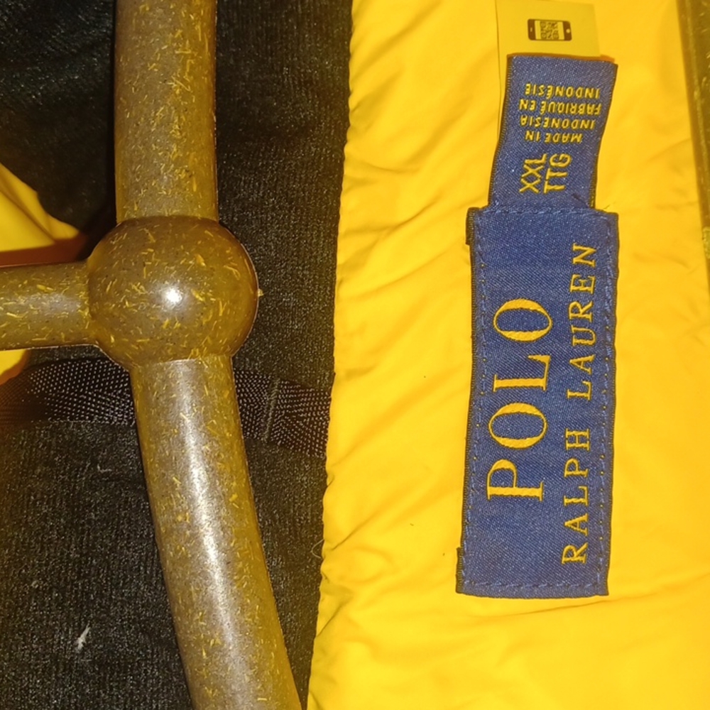 Polo - Picture 2 of 2